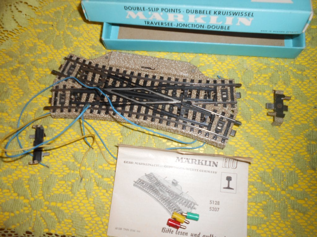 Märklin 5207 Kruiswissel M rails als nieuw in de ovp, Wisselstroom, Rails, Ophalen of Verzenden, Zo goed als nieuw