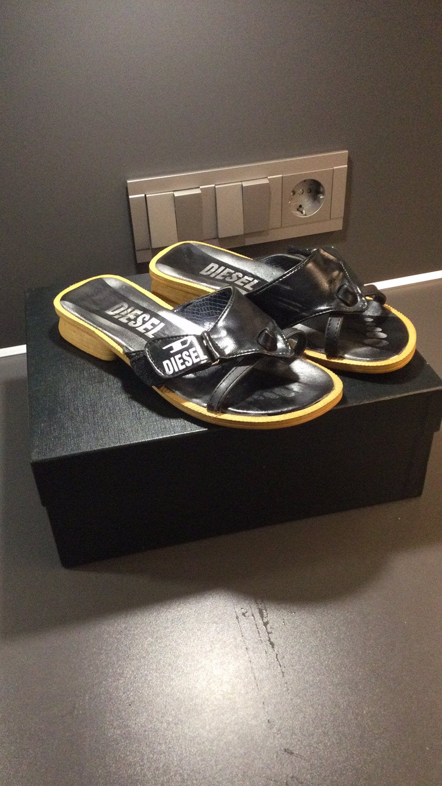 Diesel slippers maat 37, Ophalen of Verzenden, Zo goed als nieuw