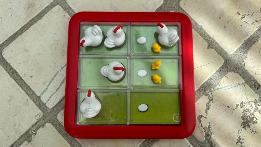SmartGames Chicken Shuffle - Logisch Schuifpuzzel, Een of twee spelers, Ophalen of Verzenden, Zo goed als nieuw, Reisspel