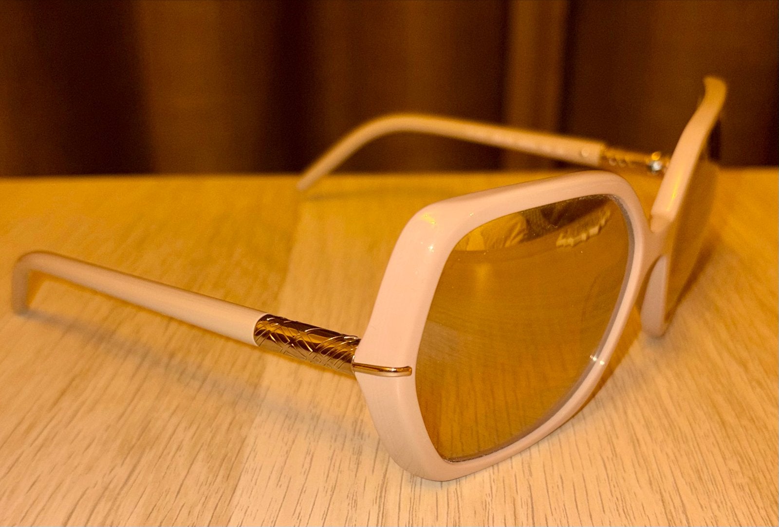 Burberry Zonnebril Beige met spiegelende glazen, Overige merken, Zonnebril, Beige, Ophalen of Verzenden