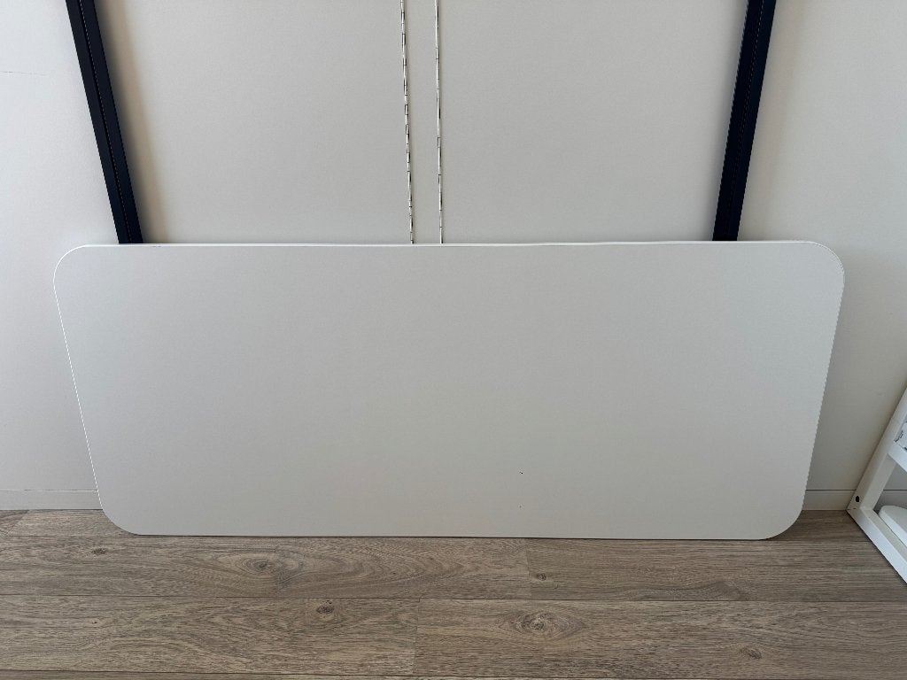 Ikea Bekant 140cm x 60cm Bureau, Huis en Inrichting, Bureaus, Ophalen, Gebruikt, 140 cm, 60 cm