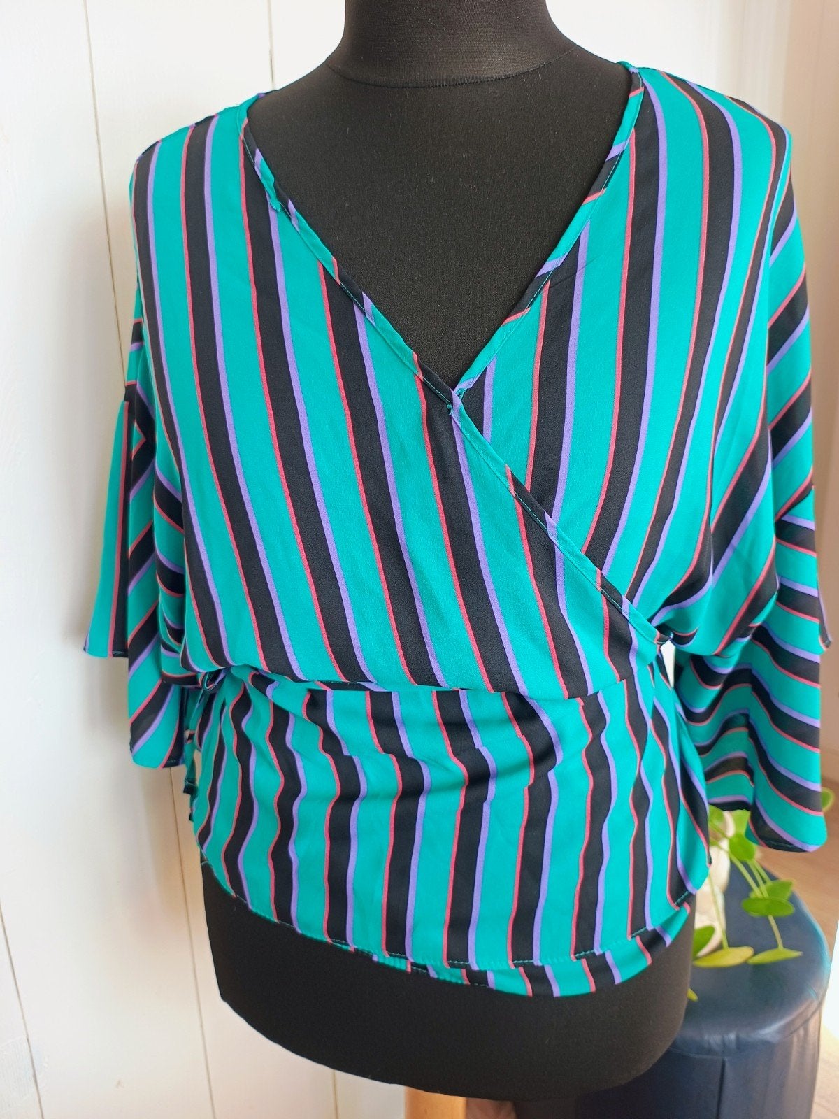 Zomerse wikkelblouse met ruitjespatroon, maat S – Turquoise, Kleding | Dames, Ophalen of Verzenden, Zo goed als nieuw, Maat 36 (S)