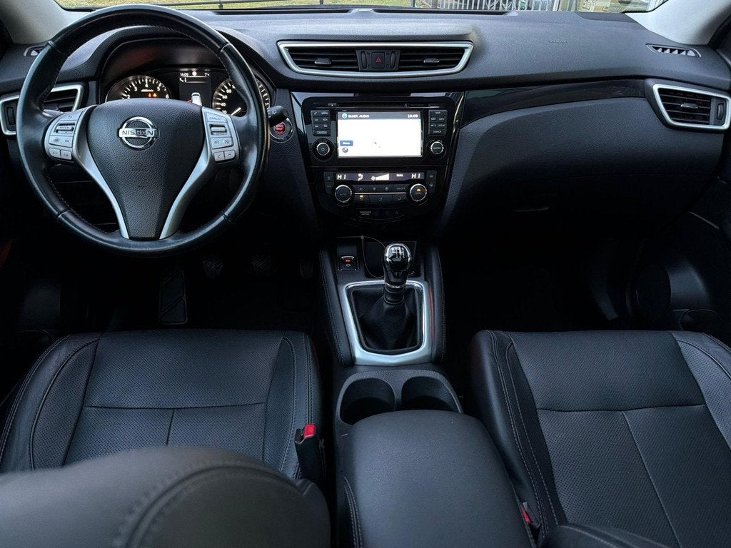 Nissan Qashqai 1.2 Tekna|Panoramadak|leer|Stoelverwarming, Voorwielaandrijving, Euro 5, Gebruikt, 4 cilinders