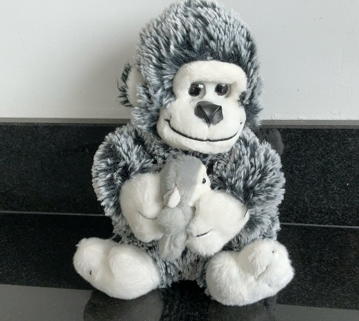 Gorilla knuffel - met baby Gorilla - Aap - 30 cm - Grijs, Ophalen of Verzenden, Zo goed als nieuw, Overige typen