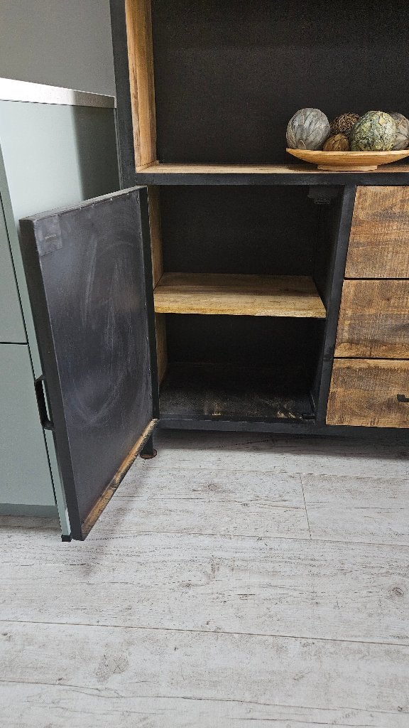Nieuwe boekenkast, Huis en Inrichting, Ophalen, Overwijk Decoratie B.V. / Swiet Home, Met deur(en), 200 cm of meer