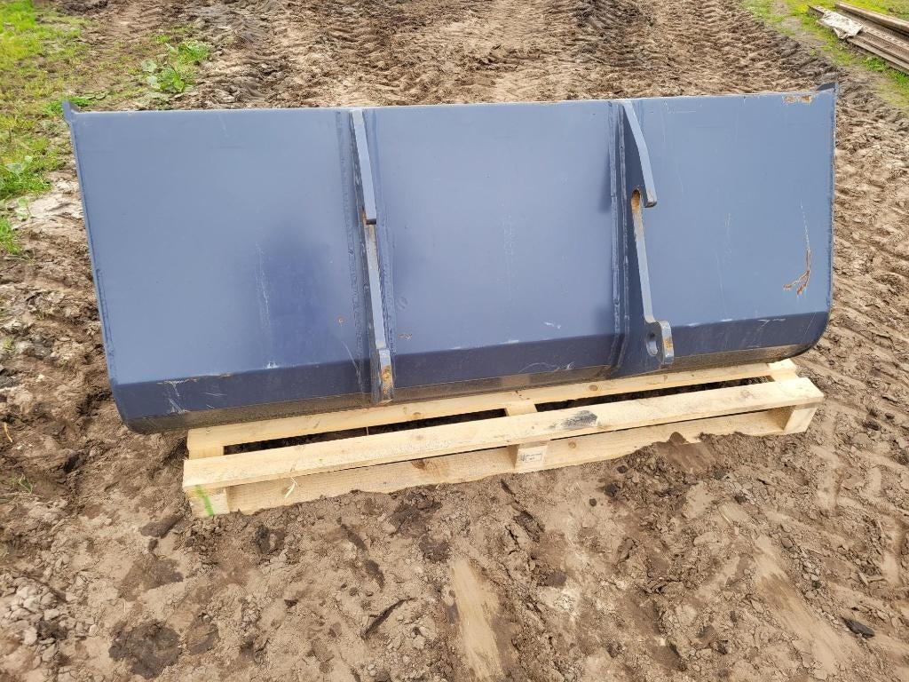 Schepbak 1.6 mtr met eurotrac of Giant aanlsuiting, Ophalen, Zo goed als nieuw