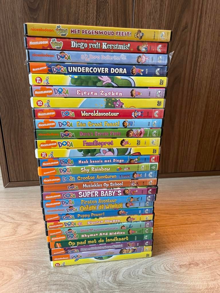 Dora the Explorer DVD collectie - 27 stuks, Avontuur, Gebruikt, Alle leeftijden, Ophalen of Verzenden