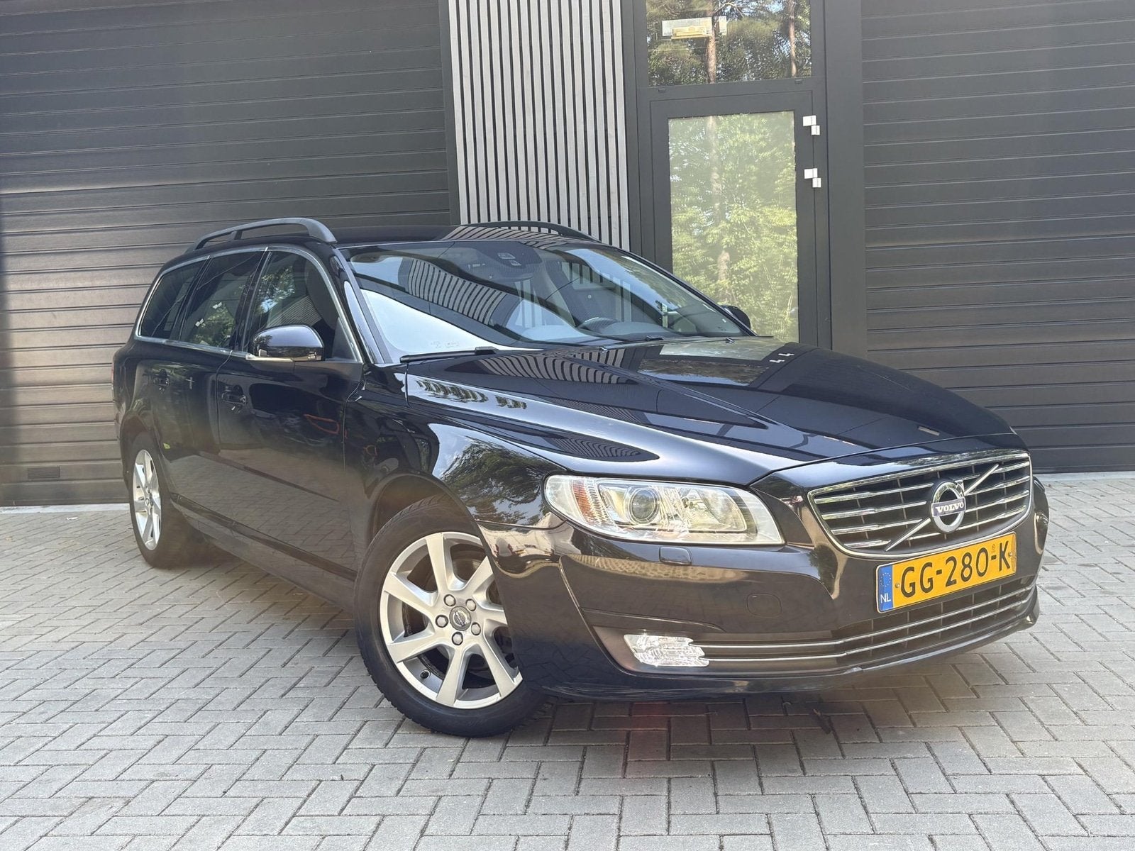 Volvo V70 1.6 T4 Nordic+ (bj 2015), Gebruikt, 4 cilinders, 179 pk, 1481 kg