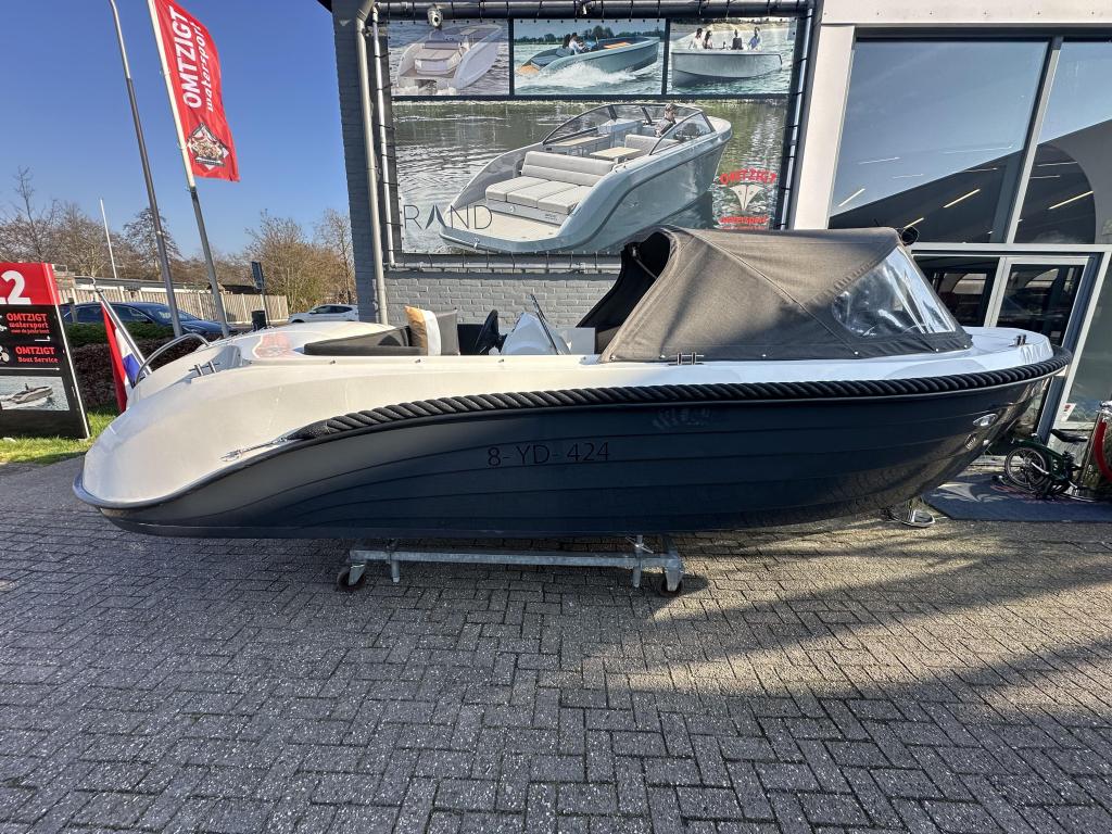 Oud huijzer 568 met 60 pk Suzuki, Watersport en Boten, Sloepen, Zo goed als nieuw, 3 tot 6 meter, Buitenboordmotor, 50 tot 70 pk