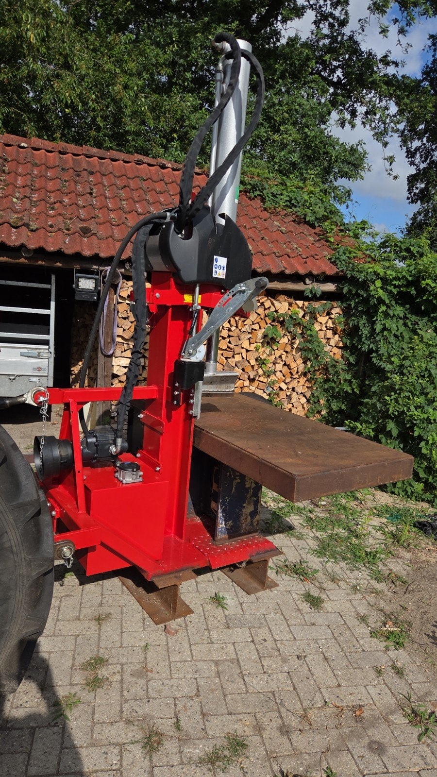 AMR Zware Houtklover 27 Ton - Zo goed als nieuw, Tuin en Terras, Kloofmachines, Ophalen, Amr, Staand, Zo goed als nieuw