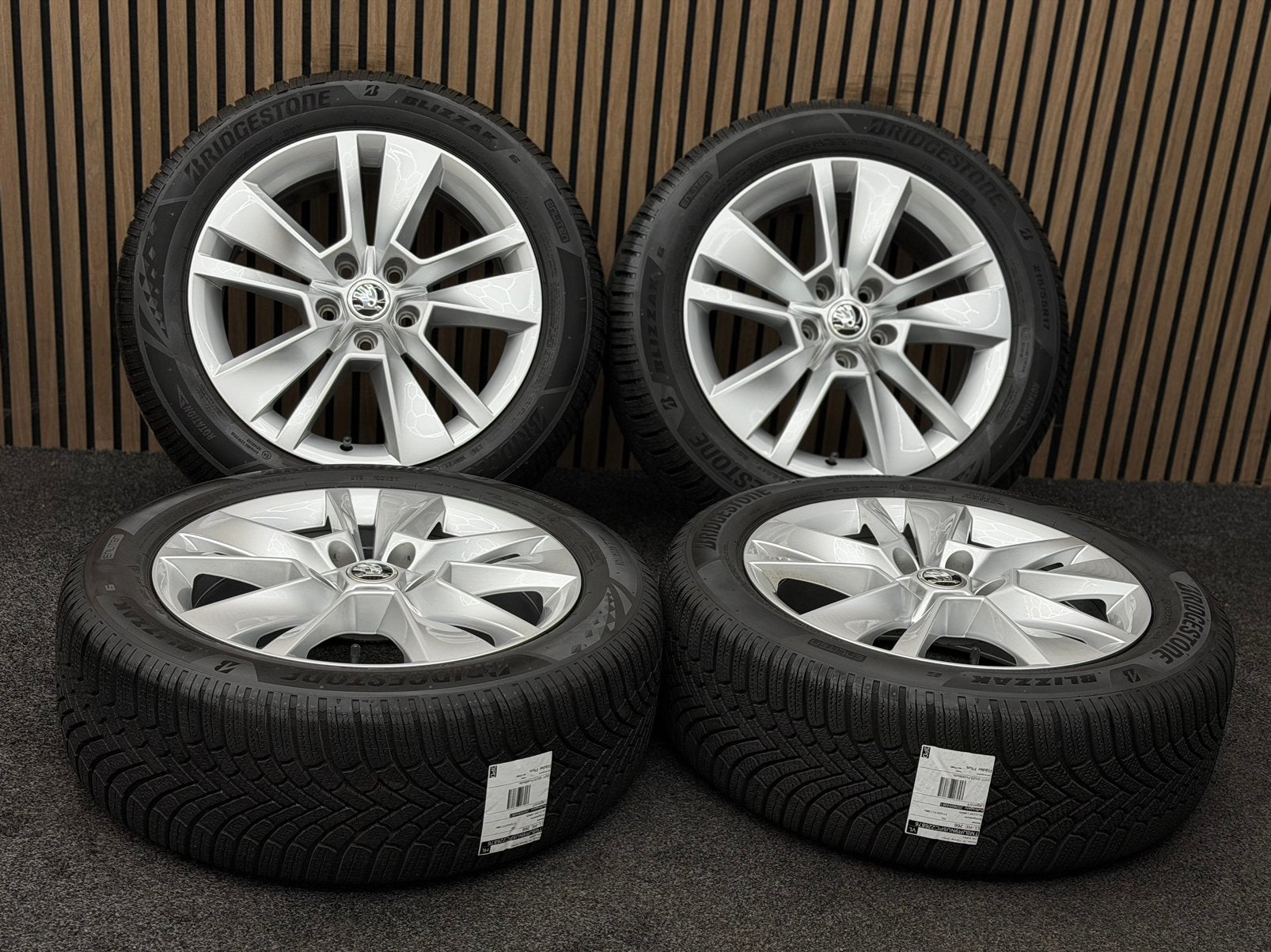 WINTER! Originele 17 inch Skoda Karoq Superb Bridgestone ‘25, Ophalen, 215 mm, ., Banden en Velgen