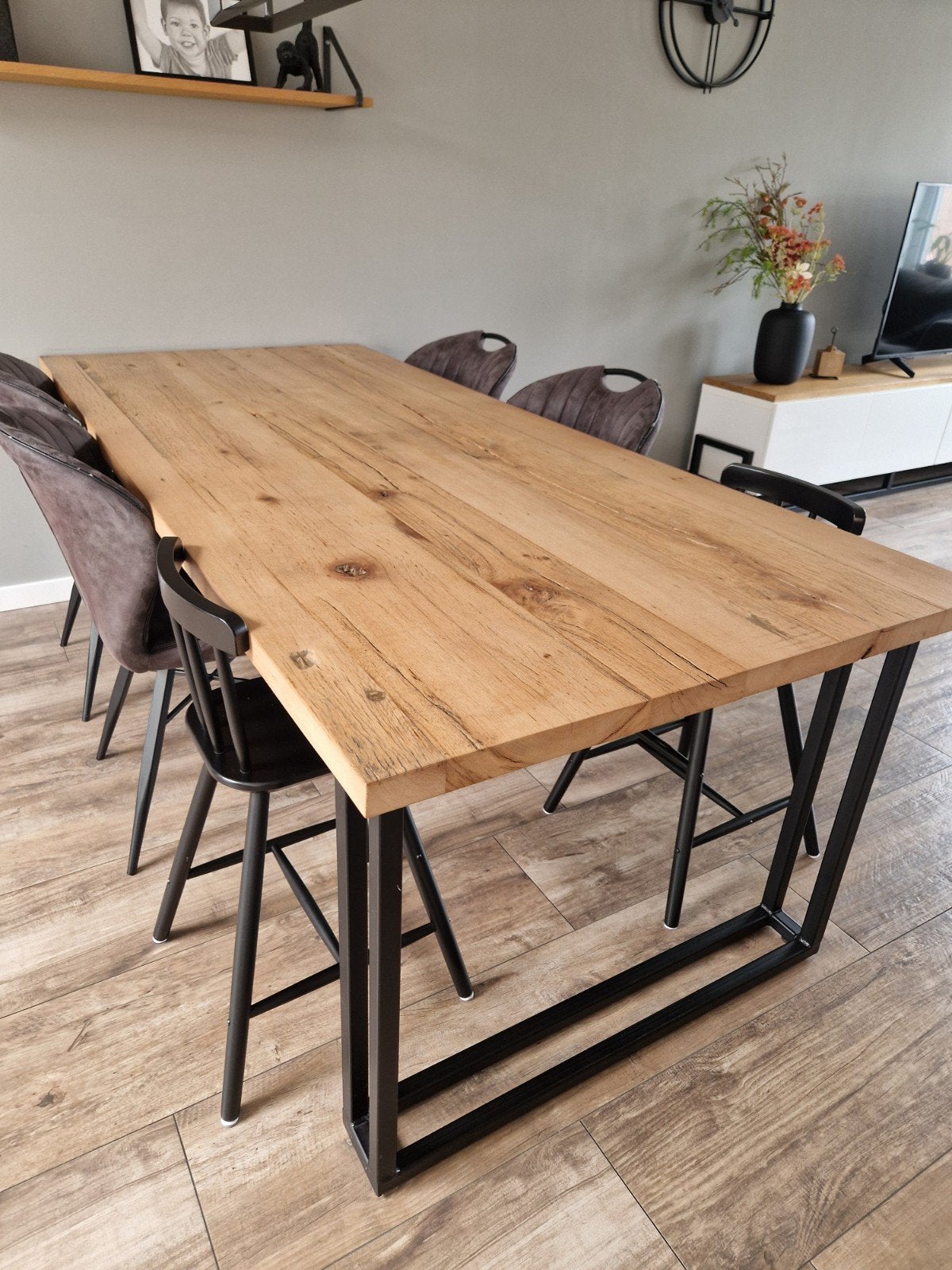 Robuuste eettafel van oud eikenhout met stalen onderstel, 200 cm of meer, 50 tot 100 cm, Zo goed als nieuw, Rechthoekig
