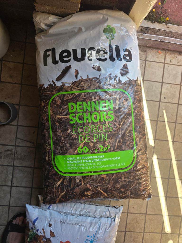 2 zakken Fleuralla Dennenschors 60L, Ophalen, Nieuw, Overige typen