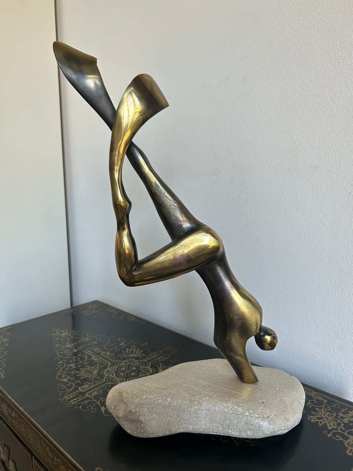 Modernistisch bronzen beeld 'De Duiker’ gesigneerd Nikos, Antiek en Kunst, Kunst | Beelden en Houtsnijwerken, Ophalen of Verzenden