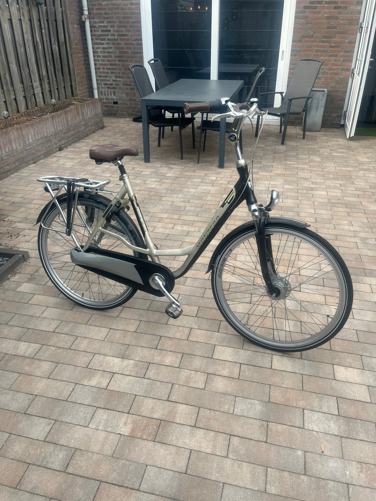 Montego damesfiets 28 inc, Versnellingen, 56 cm of meer, Zo goed als nieuw, Trommelrem