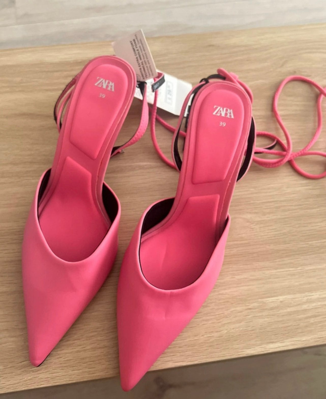 Punt hakken zara maat 39 roze, Kleding | Dames, Schoenen met lage hakken, Nieuw, Ophalen of Verzenden, Roze
