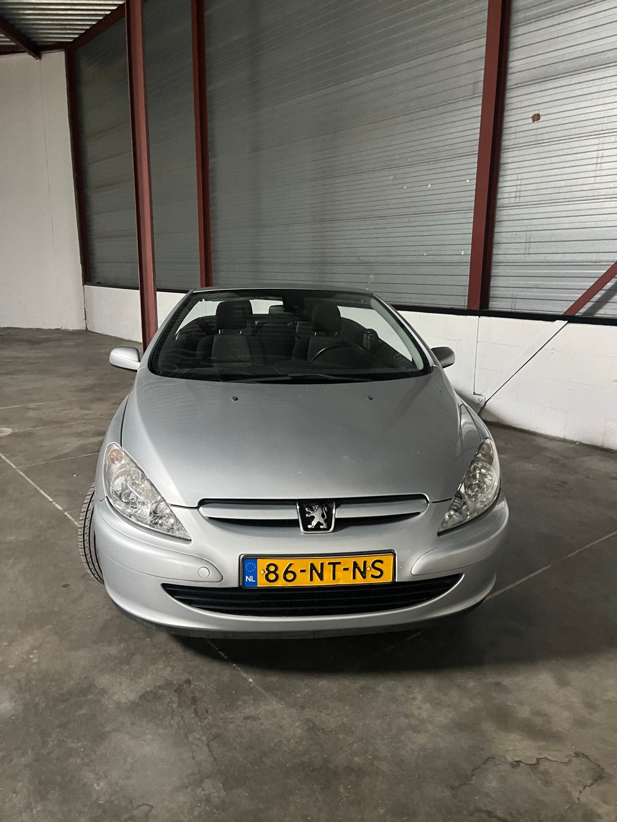 Peugeot 307 2.0 16V CC 2004 Grijs, Auto's, Voorwielaandrijving, 4 cilinders, Cabriolet, 4 stoelen