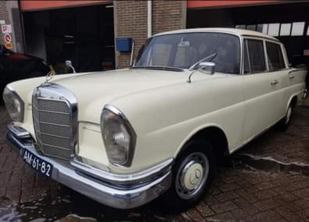 Mercedes-Benz S-Klasse 2.2 220 S 1965 Beige, Auto's, Oldtimers, Beige, Bedrijf, Handgeschakeld, 115 pk