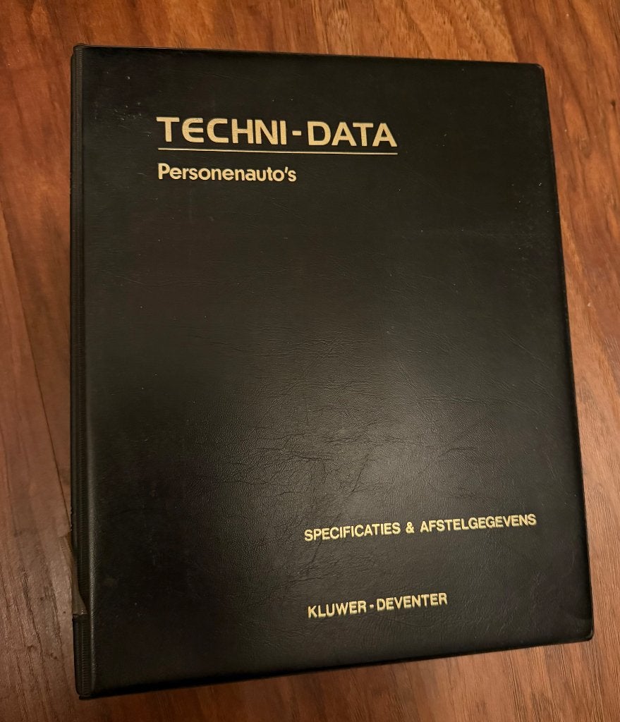 Kluwer Techni Data 8 volumes auto technisch handboek, Ophalen