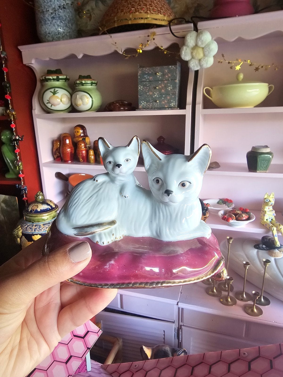 Vintage kattenbeeldje op kussen - Keramiek, Ophalen of Verzenden