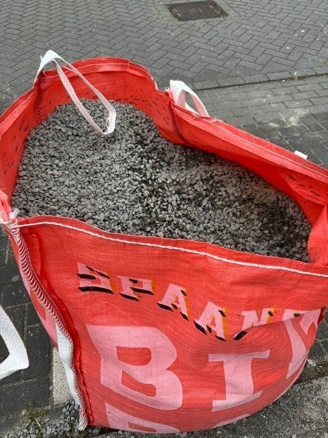 Grijze bazalt split in big bag gratis, Ophalen, Zo goed als nieuw, Overige soorten