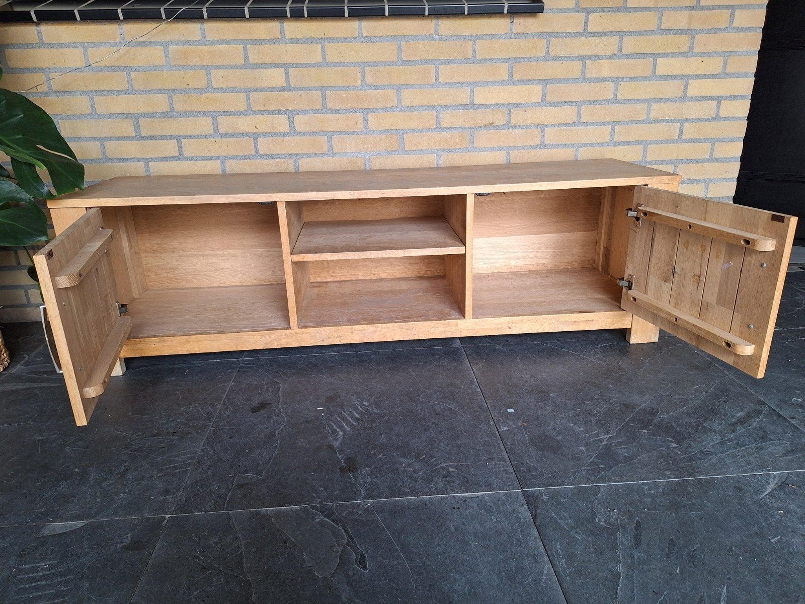 Massief eiken tv-meubel / dressoir, Ophalen, Gebruikt, 150 tot 200 cm, Eikenhout