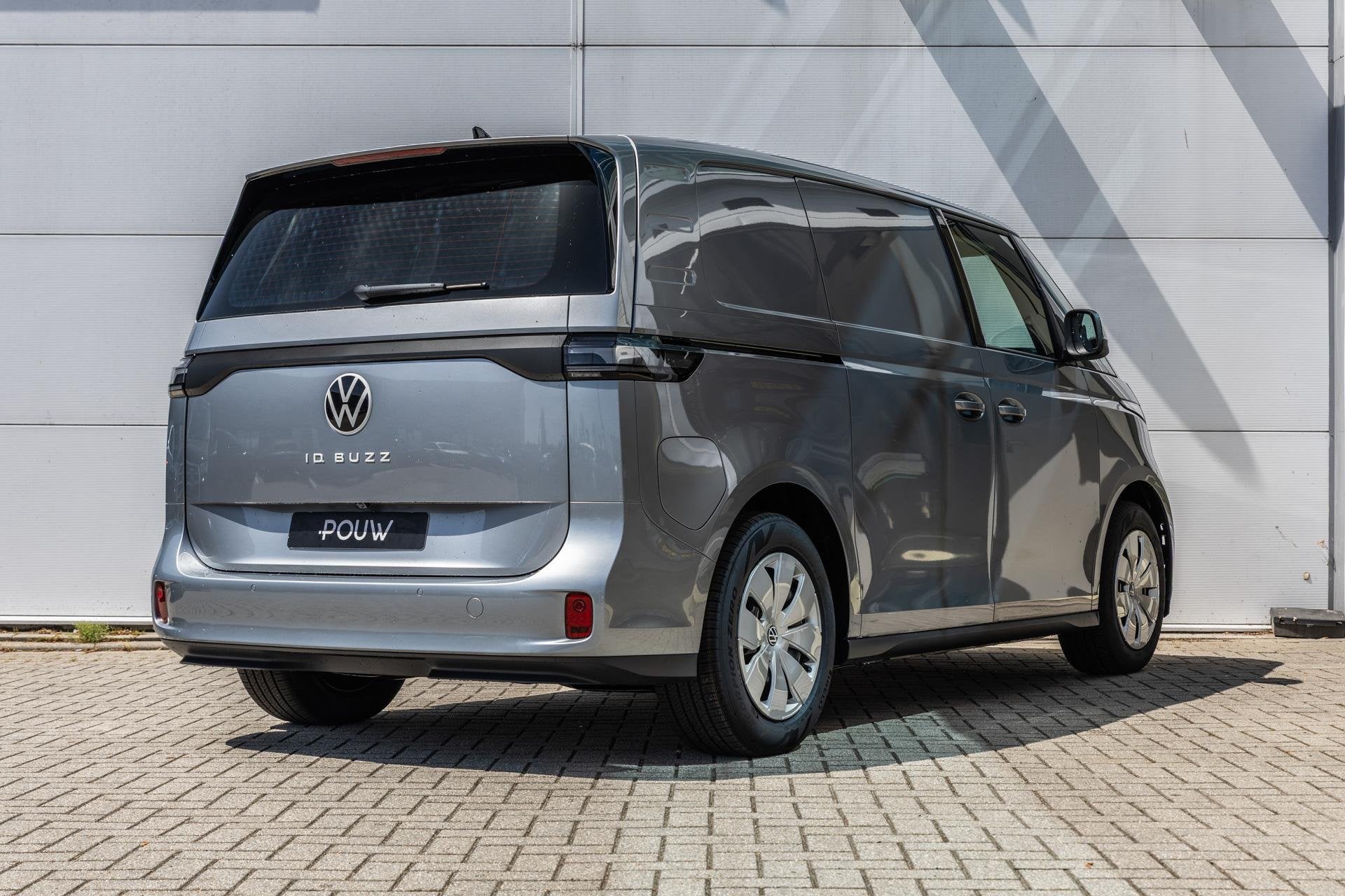 Volkswagen ID. Buzz Cargo 286pk 79 kWh | Assistance Pakket P, Auto's, Automaat, 12 maanden, Zwart, 2294 kg