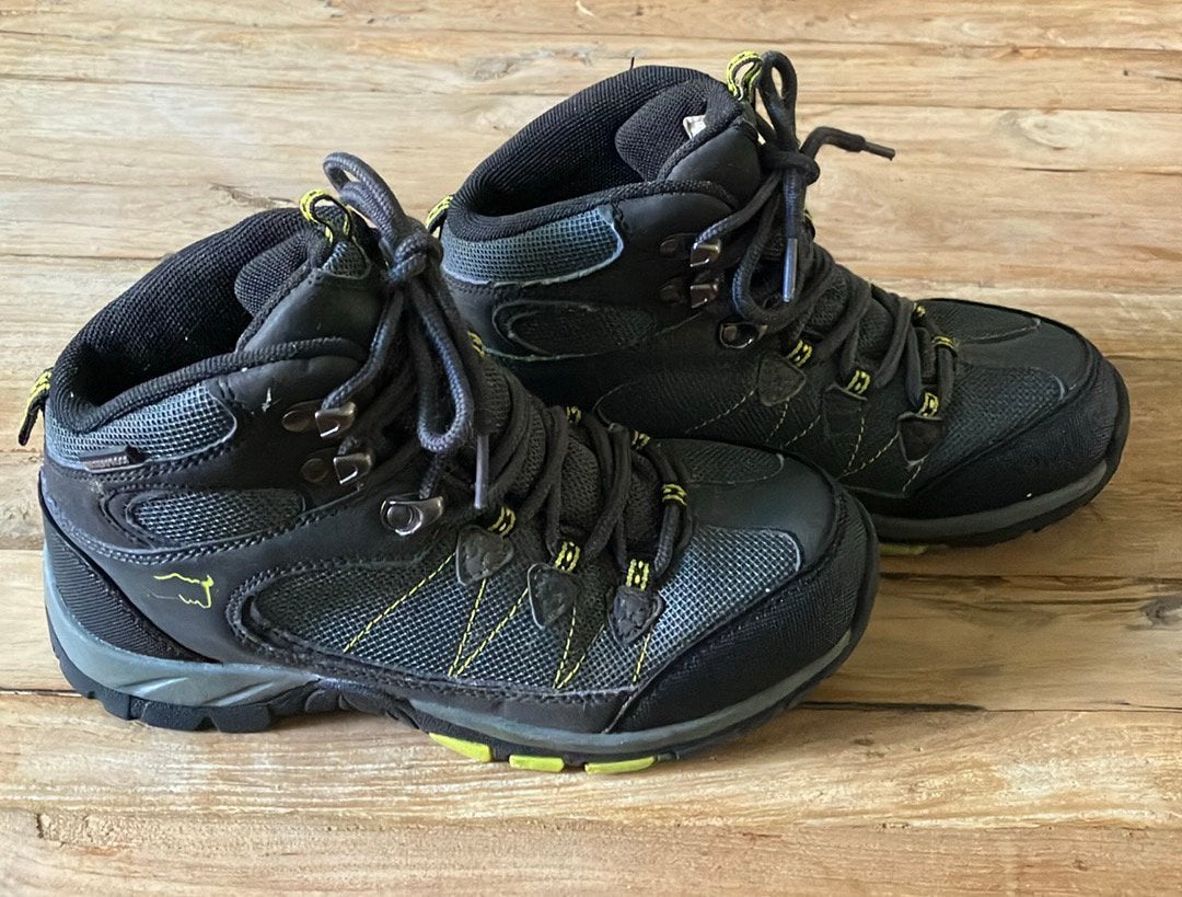Mooie donkergrijze waterproof bergschoenen maat 34, Ophalen of Verzenden, Gebruikt, Schoenen
