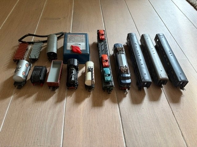 Marklin treinrails, wagons, locomotief, alles in een koop, Hobby en Vrije tijd, Ophalen, Wisselstroom, Gebruikt, Locomotief