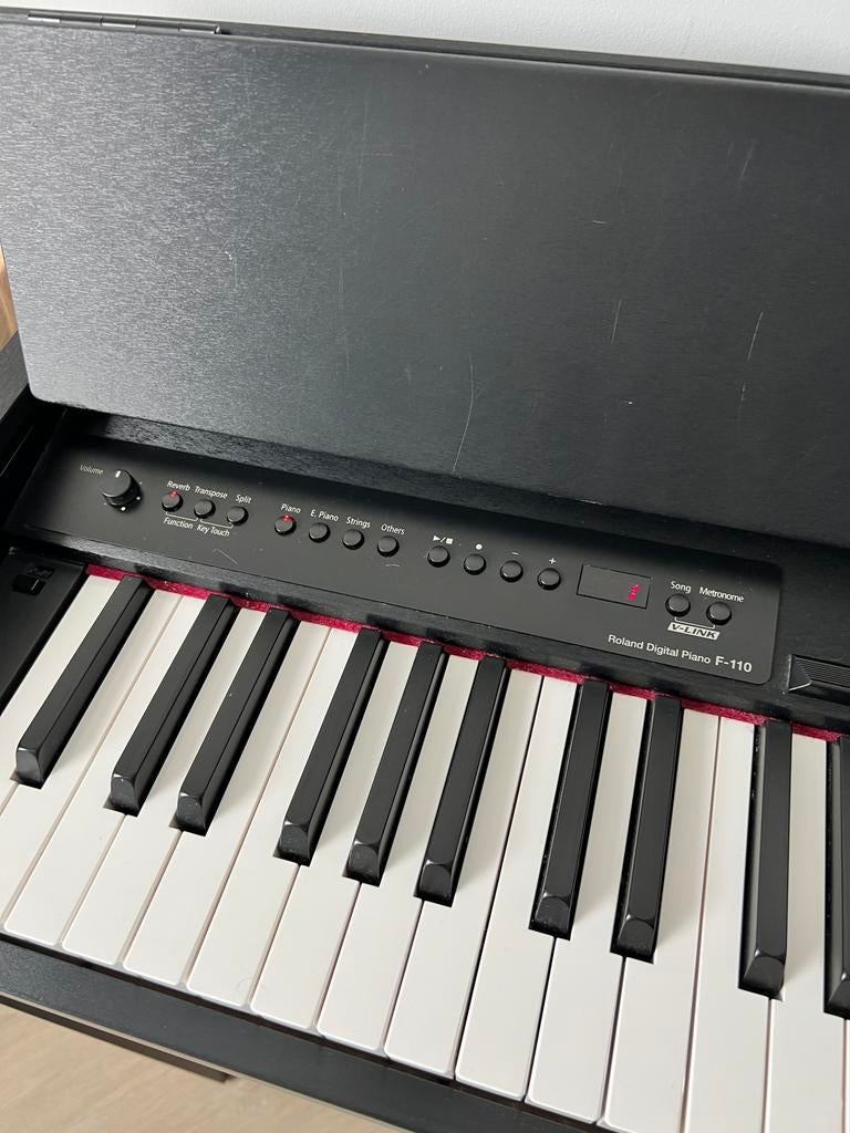 Roland F-110 digitale piano, Ophalen, Gebruikt, Zwart, Digitaal