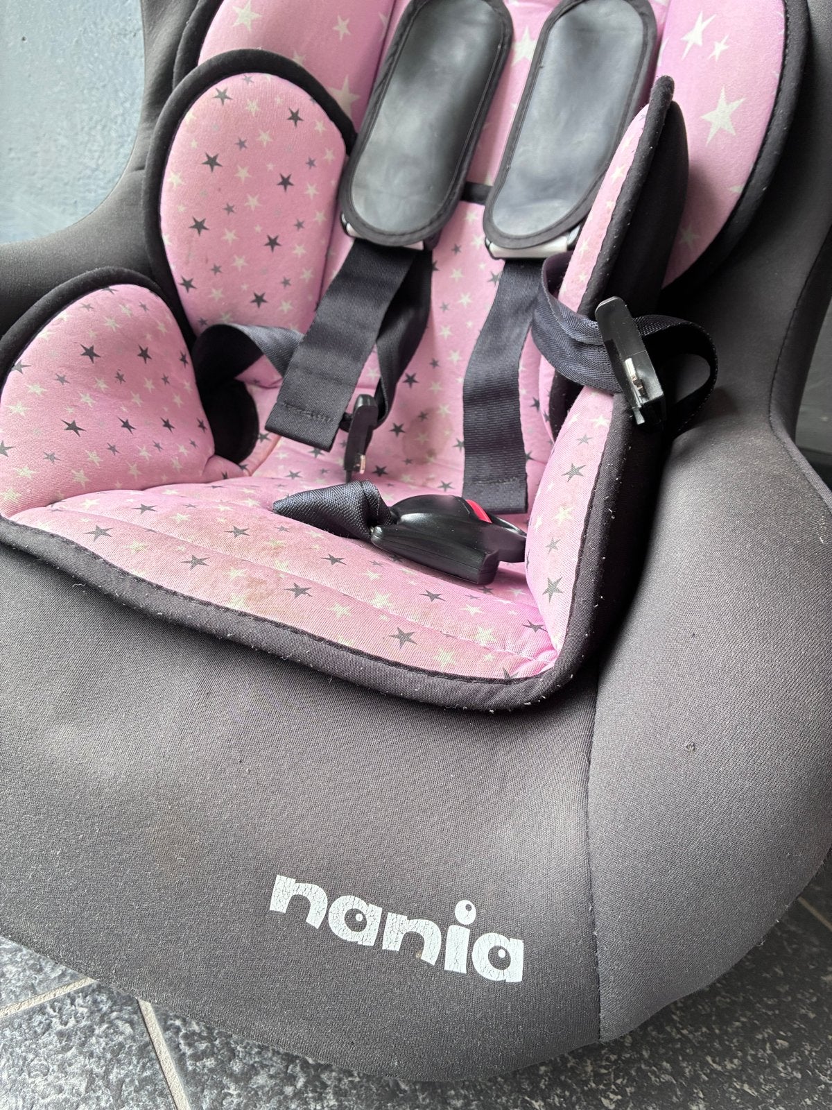 Nania autostoel 0-18 kg roze met sterren, Kinderen en Baby's, Overige merken, 0 t/m 18 kg, Gebruikt, Autogordel