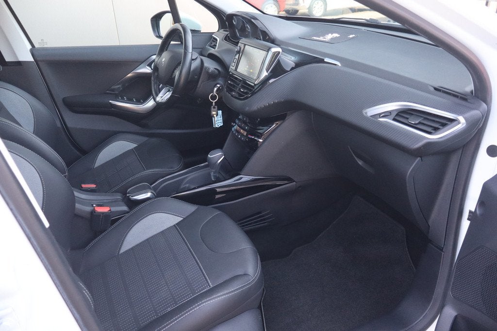Peugeot 2008 1.2 PureTech Allure - NL- Auto! Park sens V+A I, Auto's, Euro 6, 1199 cc, Origineel Nederlands, Bedrijf