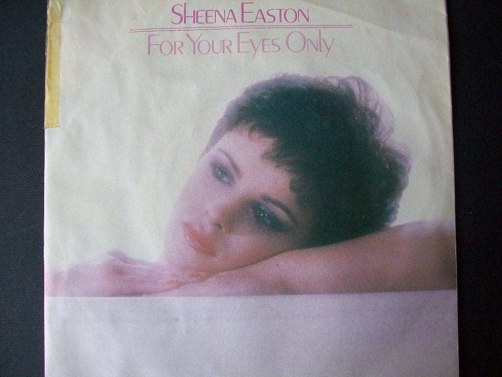 SHEENA EASTON met For Your Eyes Only 7 inch  in goede staat , Verzenden, Filmmuziek en Soundtracks, 7 inch, Beschermende buitenhoes