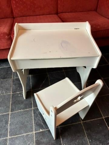 Kinderbureautje incl. stoel, Ophalen, Gebruikt, Tafel(s) en Stoel(en)