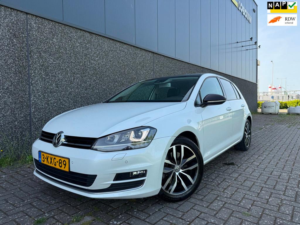 Volkswagen Golf 1.4 TSI ACT Highline/PANO/DSG/DEALER OH/NL A, Auto's, Volkswagen, Gebruikt, 4 cilinders, Leder en Stof, Wit