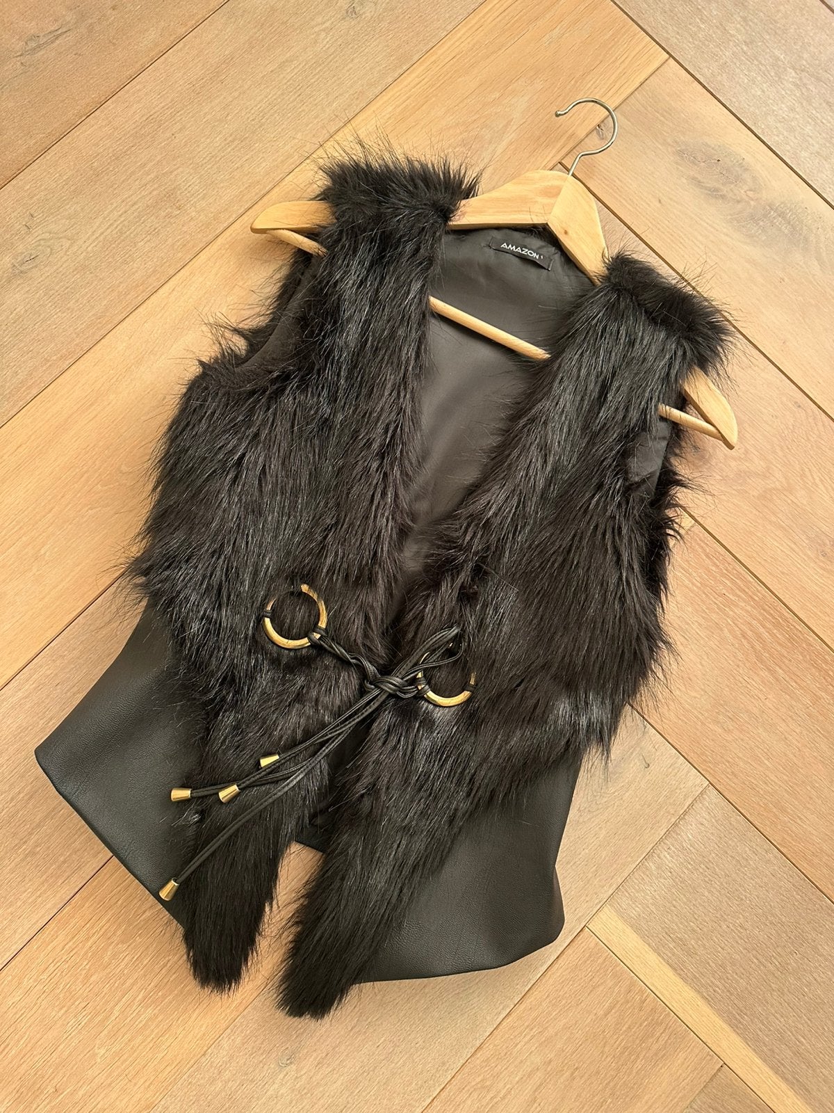 Gilet vest zwart imitatiebont bont en leer maat S, Amazon, Zwart, Nieuw, Ophalen of Verzenden