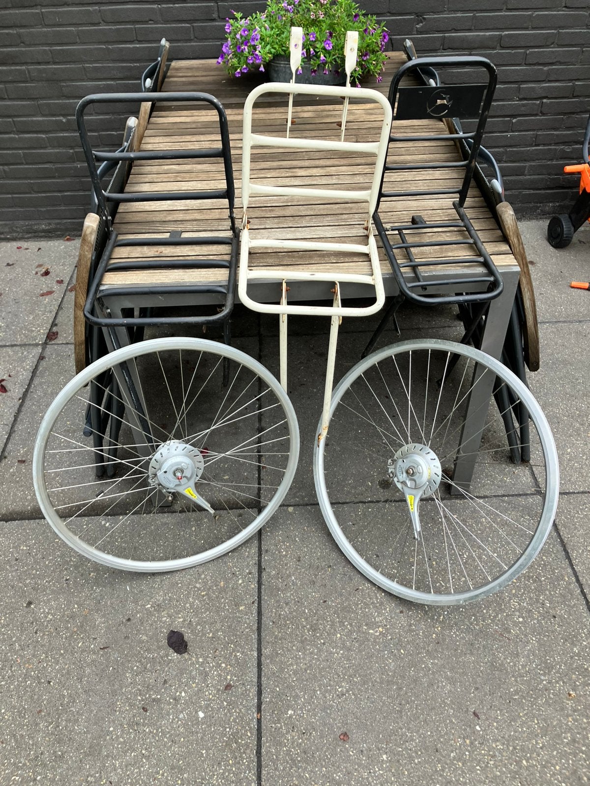 Bagagerekjes en voorwielen fiets., Ophalen, Gebruikt, Aluminium