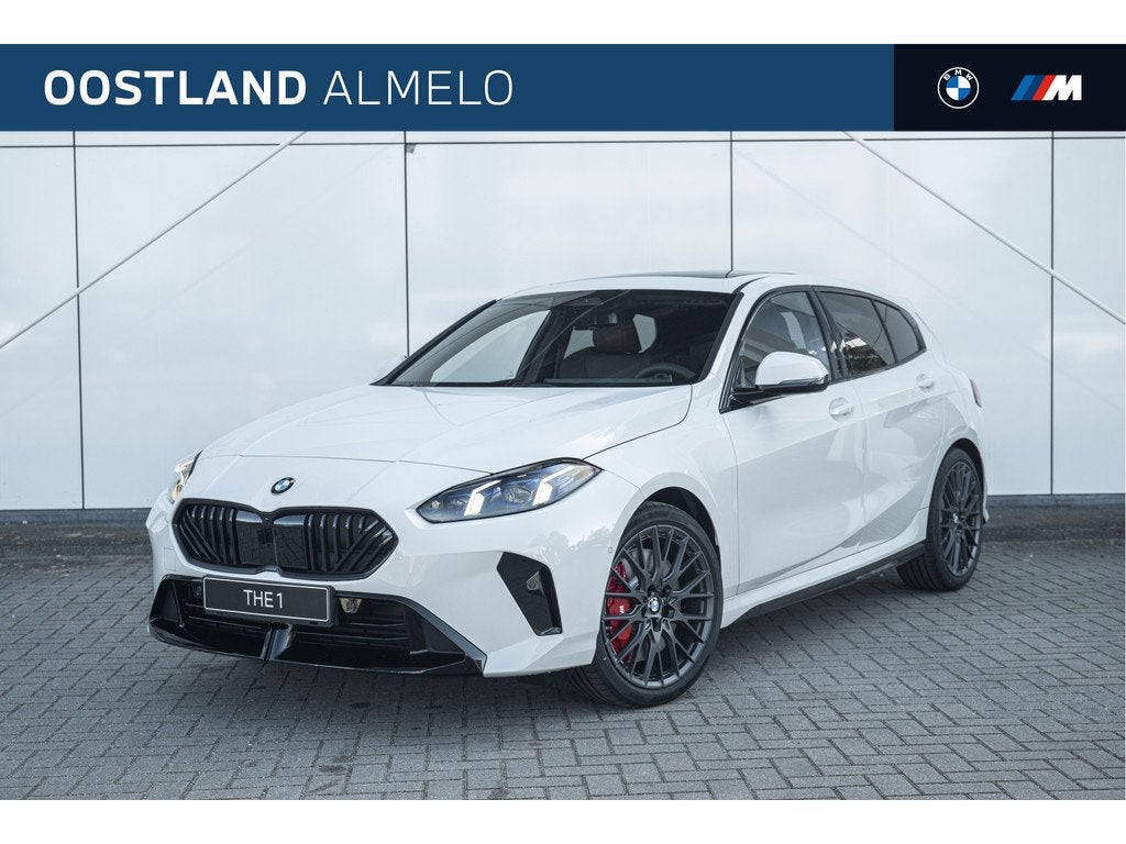 BMW 1 Serie 120 M Sport Automaat / Panoramadak / Sportstoele, Auto's, BMW, 156 pk, Leder en Stof, Wit, 3 cilinders