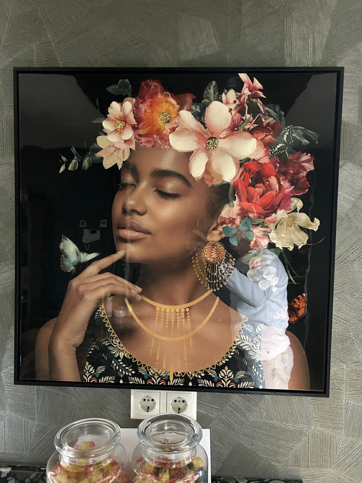 Schilderij Vrouw met Bloemen en Vlinders, Ophalen, Ingelijst, Print, Overige materialen