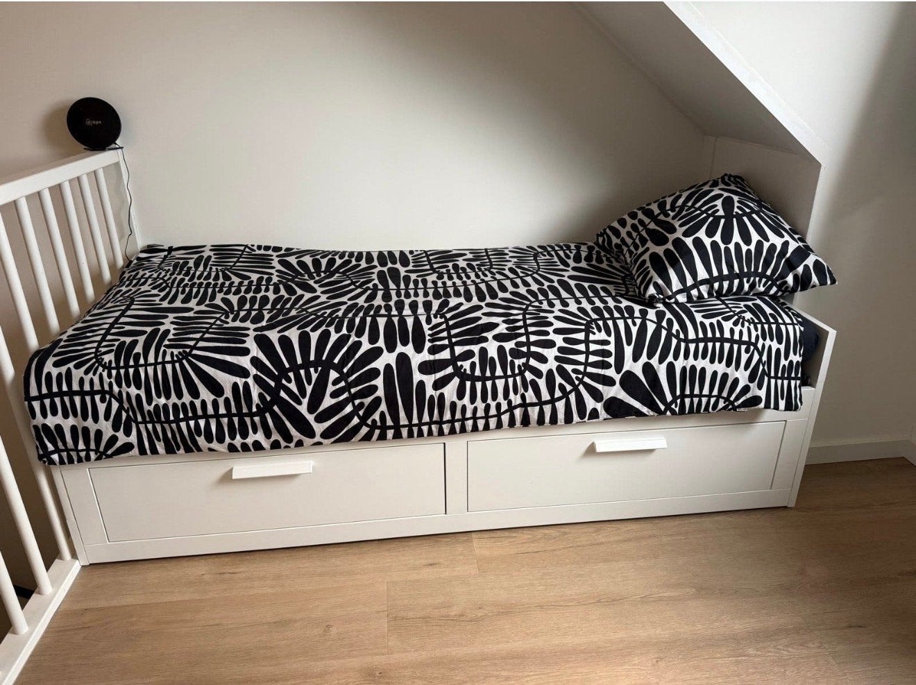 IKEA logeerbed 1 of 2 persoons met 2 lades - Wit, Wit, Tweepersoons, Ophalen of Verzenden, 80 cm