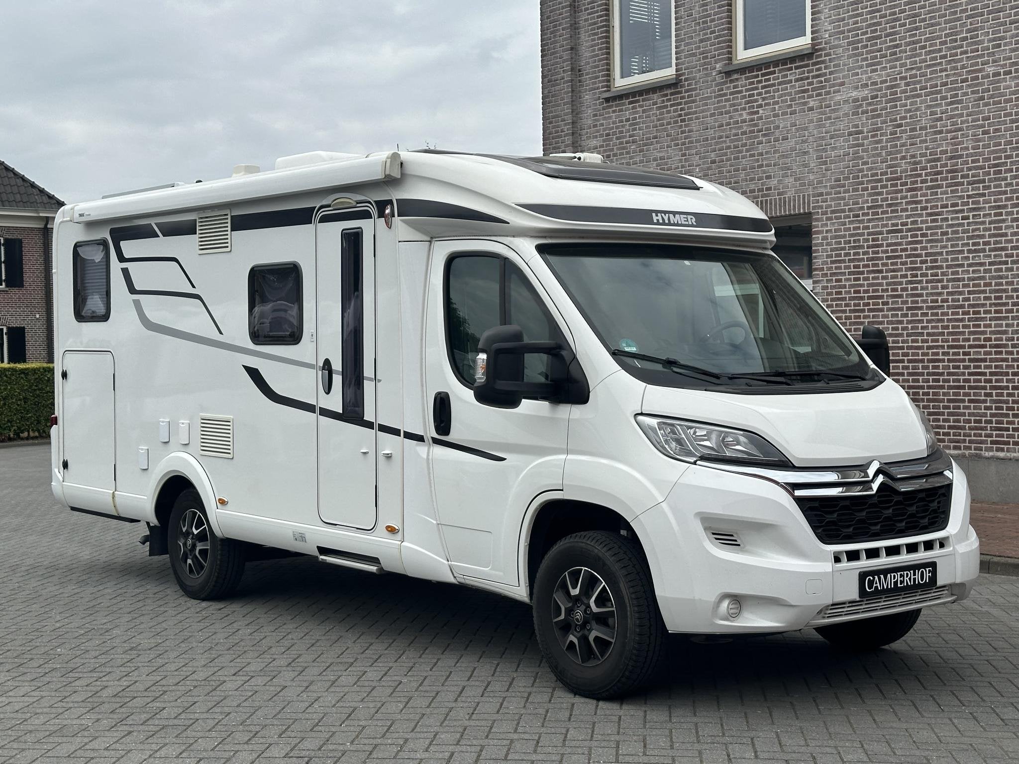 Hymer Exis 580 Pure E&P levelsysteem, Viesa 12V dakairco, Standaard zit, 6 tot 7 meter, Bedrijf, Tot en met 3