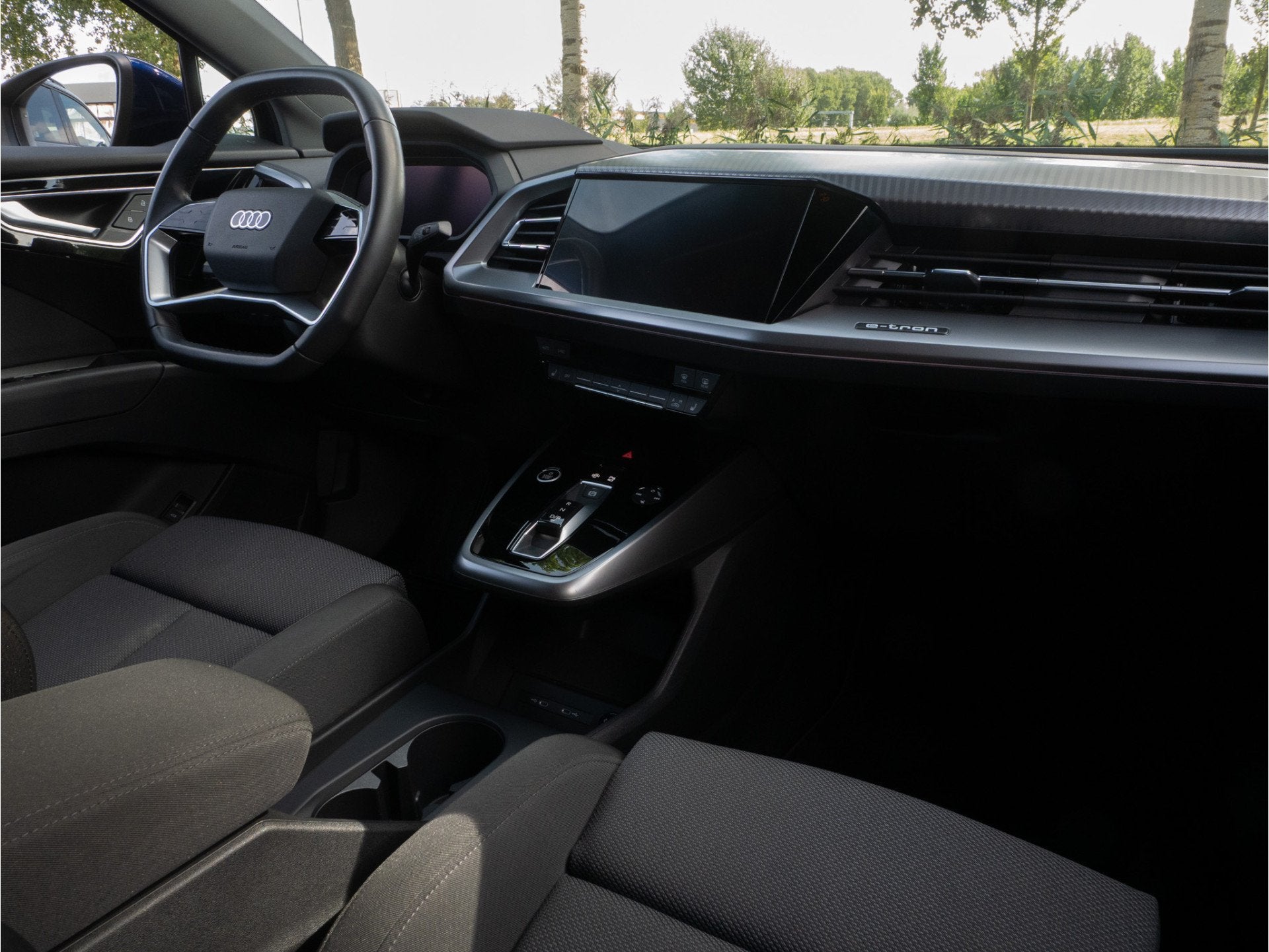 Audi Q4 e-tron 40 Advanced edition 77 kWh SOH 95% Trekhaak/, Auto's, Gebruikt, 82 kWh, Met garantie (alle), Blauw