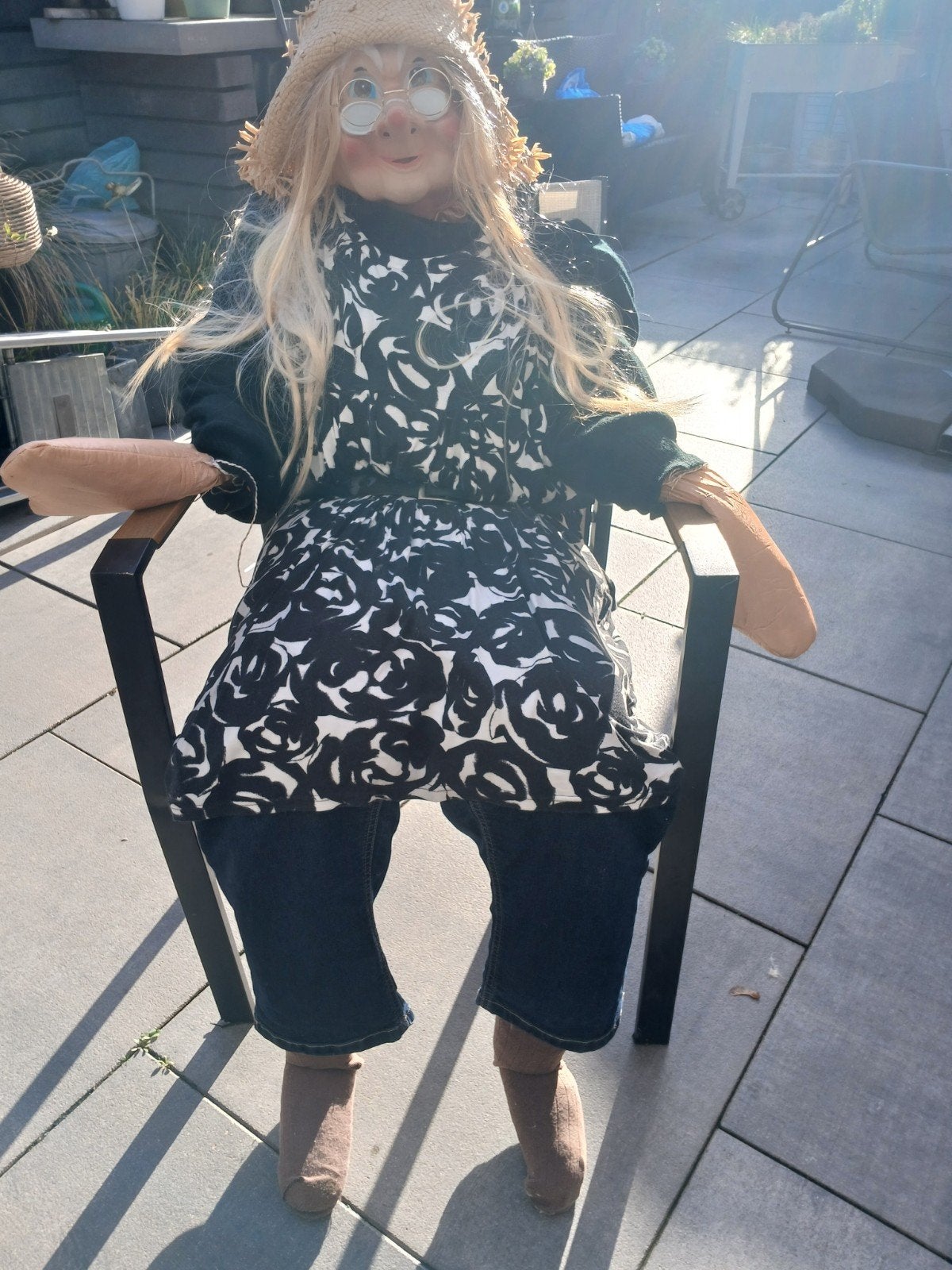 Decoratieve Sarah Pop met Strohoed,bril en Stoel, Ophalen, Gebruikt, Meerkleurig, Overige stijlen