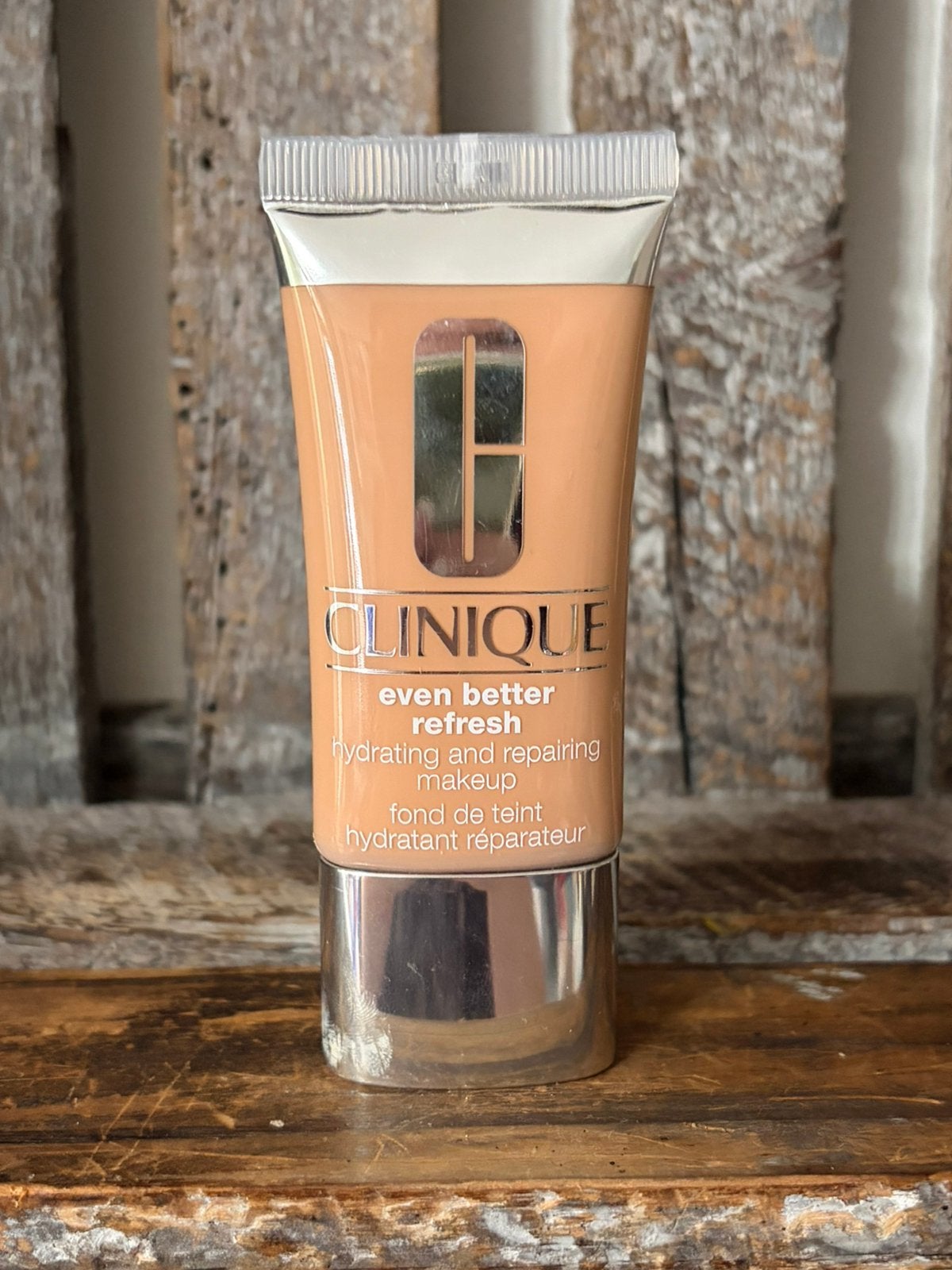 Clinique Even better refresh foundation CN74, Ophalen of Verzenden, Zo goed als nieuw, Beige, Gehele gezicht