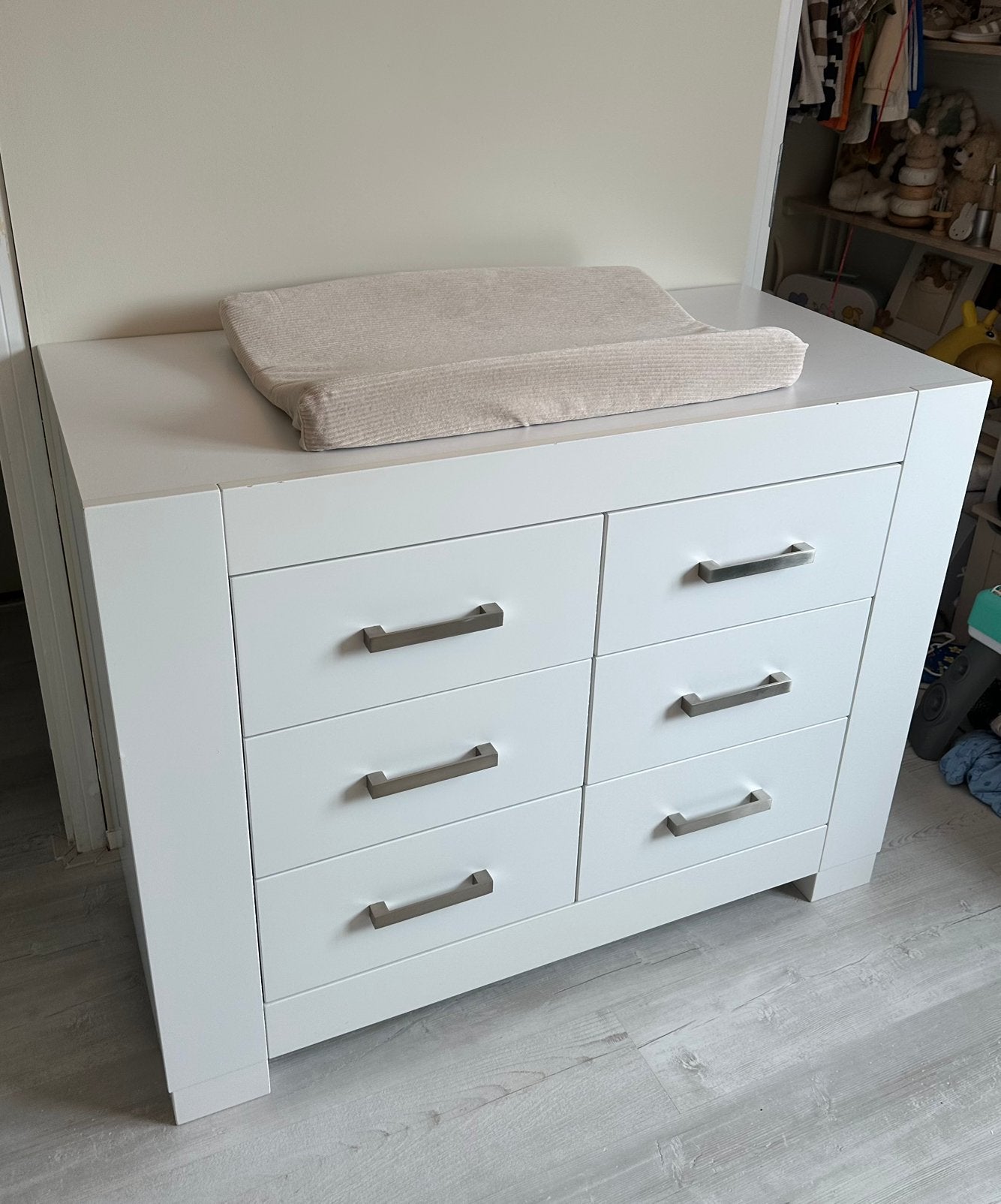 Commode wit kast kinder/babykamer, Kinderen en Baby's, Kinderkamer | Commodes en Kasten, Ophalen, 70 cm of meer, Voetruimte, 100 cm of meer