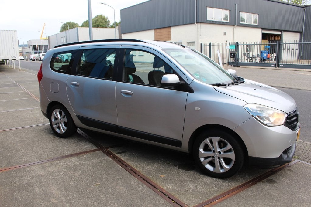 Dacia Lodgy 1.2 TCe Prestige 7p., Auto's, Voorwielaandrijving, Euro 5, Gebruikt, 4 cilinders