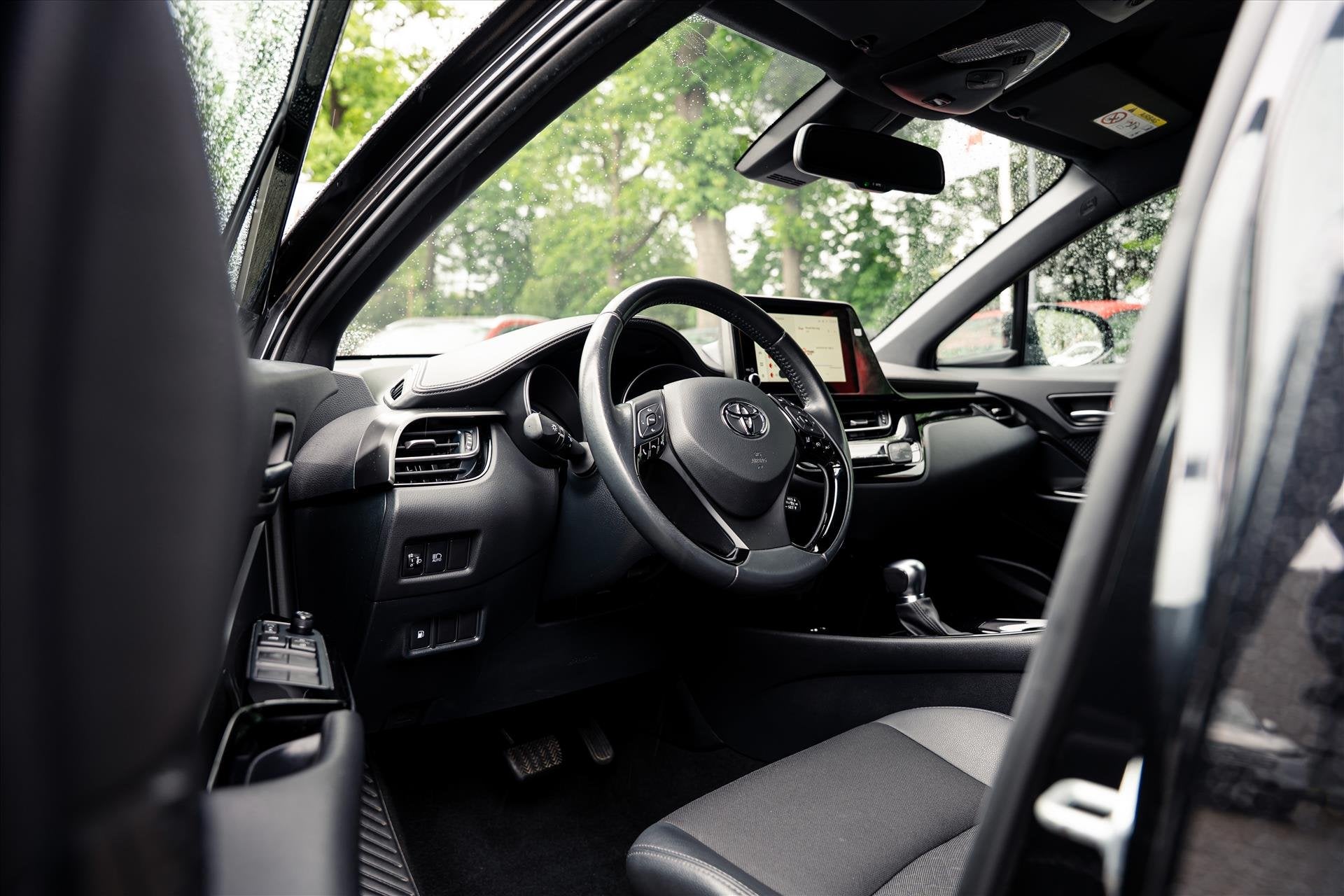 Toyota C-Hr 1.8 Hybrid Advance Automaat | Carplay | Adaptiev, Auto's, Dealer onderhouden, Euro 6, 4 cilinders, Leder en Stof