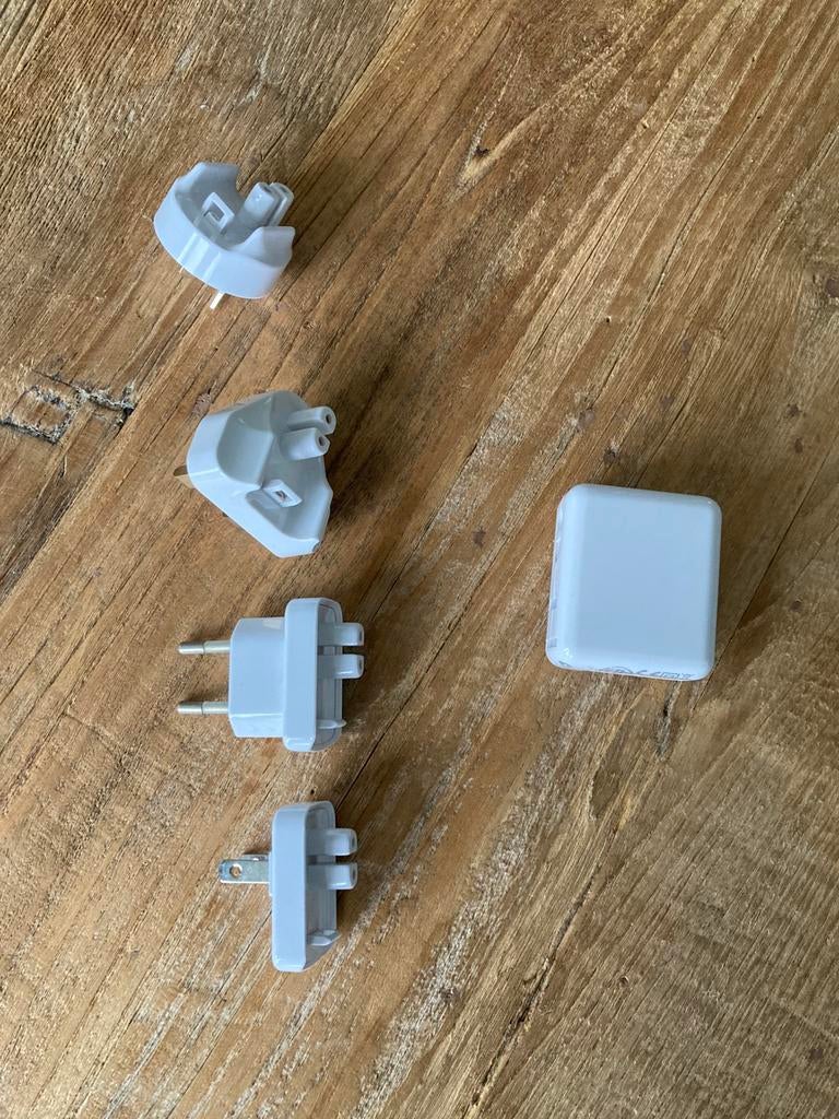 USB lader met reisstekkers, Ophalen of Verzenden, Zo goed als nieuw