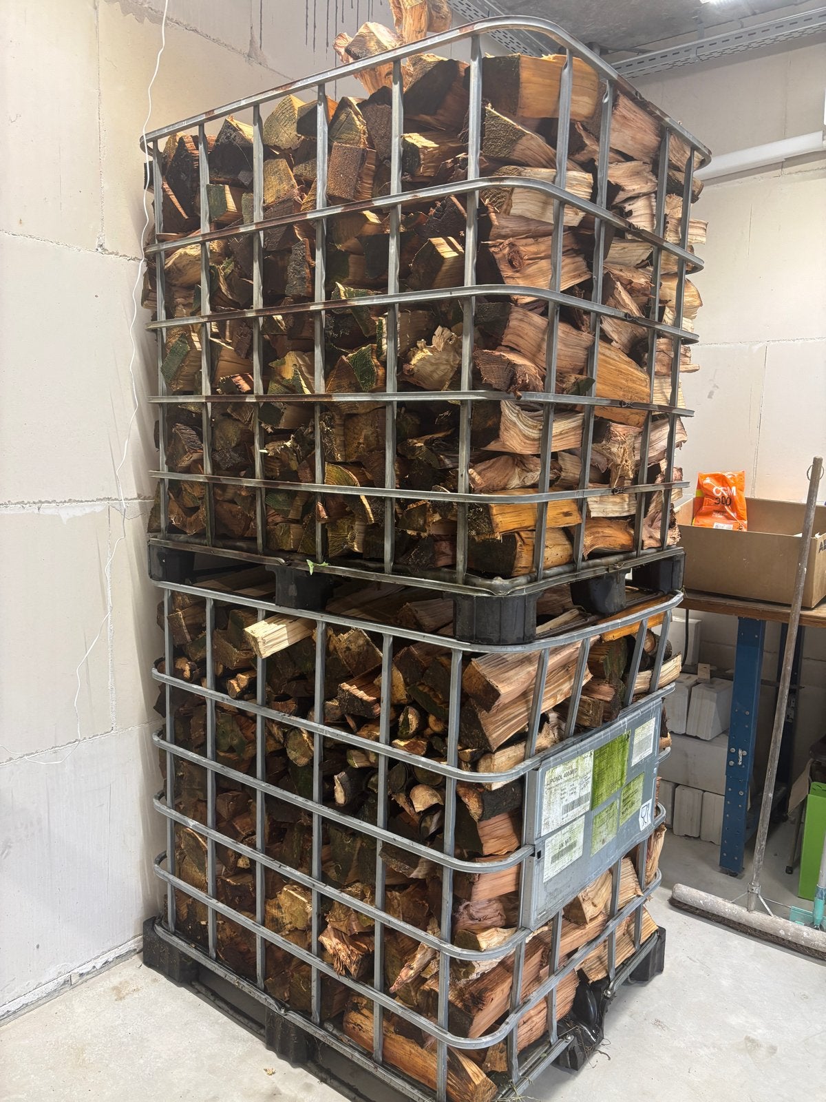 Gekloofd haardhout - 4 m³ halfdroog, 3 tot 6 m³, Ophalen, Overige houtsoorten, Blokken