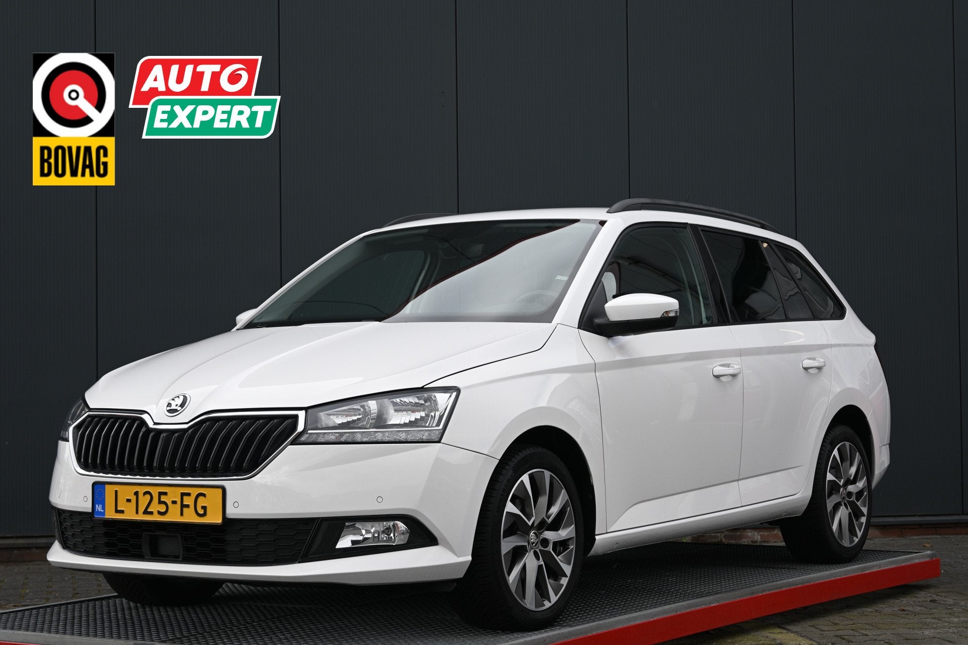 Skoda Fabia Combi 1.0 TSI Business Edition trekhaak, Auto's, Stof, Gebruikt, 1036 kg, Origineel Nederlands